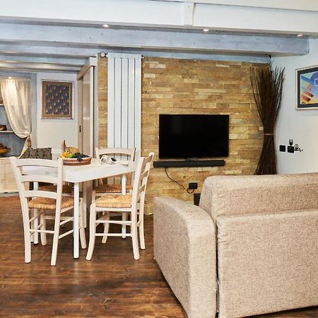 לצ'ה B&B Isola Dello Stampatore מראה חיצוני תמונה