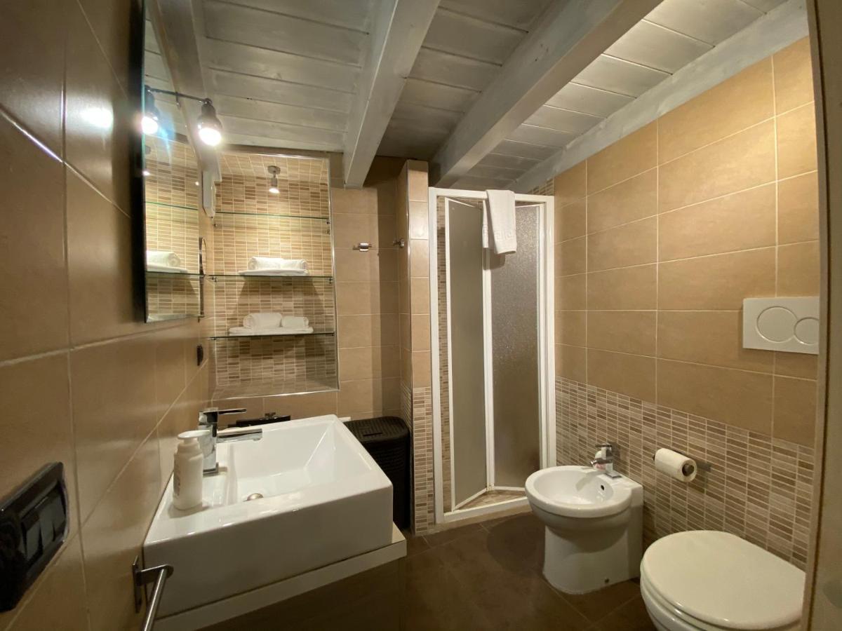 לצ'ה B&B Isola Dello Stampatore מראה חיצוני תמונה