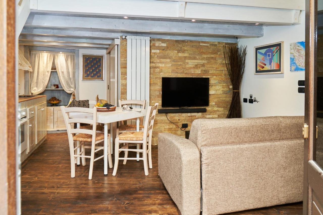 לצ'ה B&B Isola Dello Stampatore מראה חיצוני תמונה
