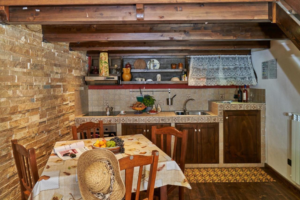 לצ'ה B&B Isola Dello Stampatore מראה חיצוני תמונה