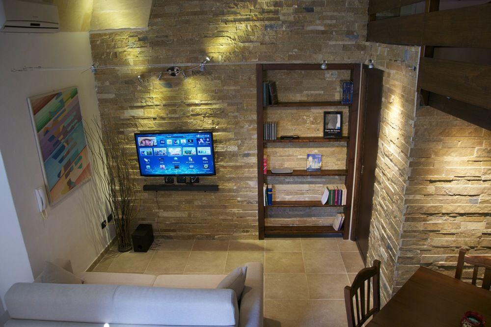 לצ'ה B&B Isola Dello Stampatore מראה חיצוני תמונה
