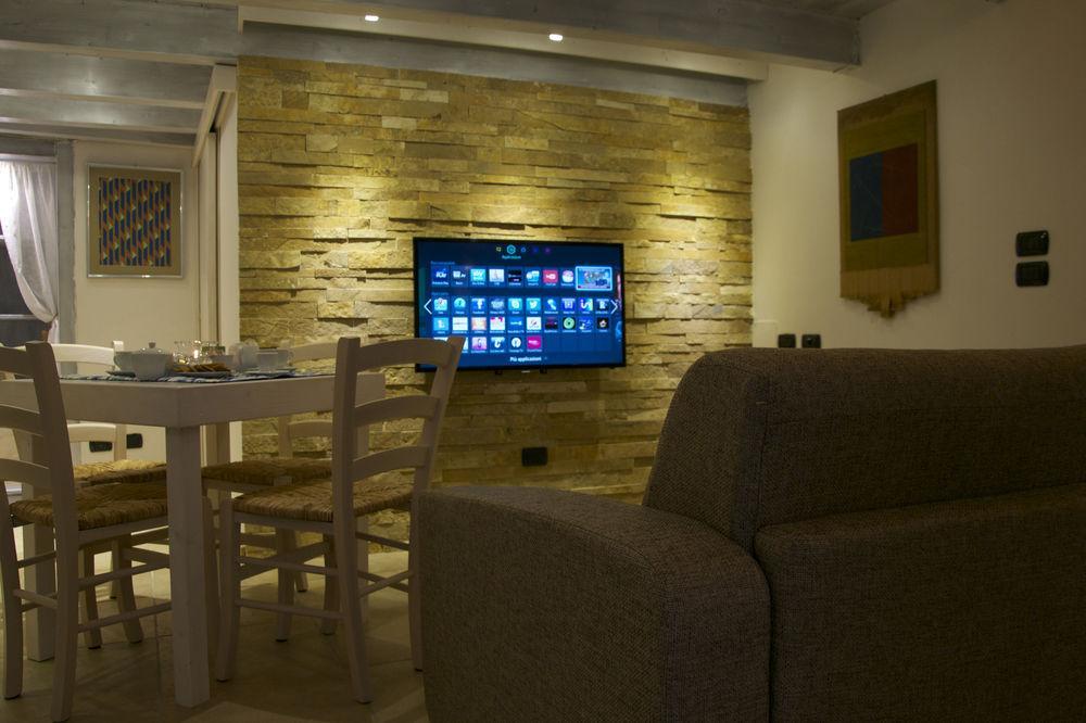 לצ'ה B&B Isola Dello Stampatore מראה חיצוני תמונה