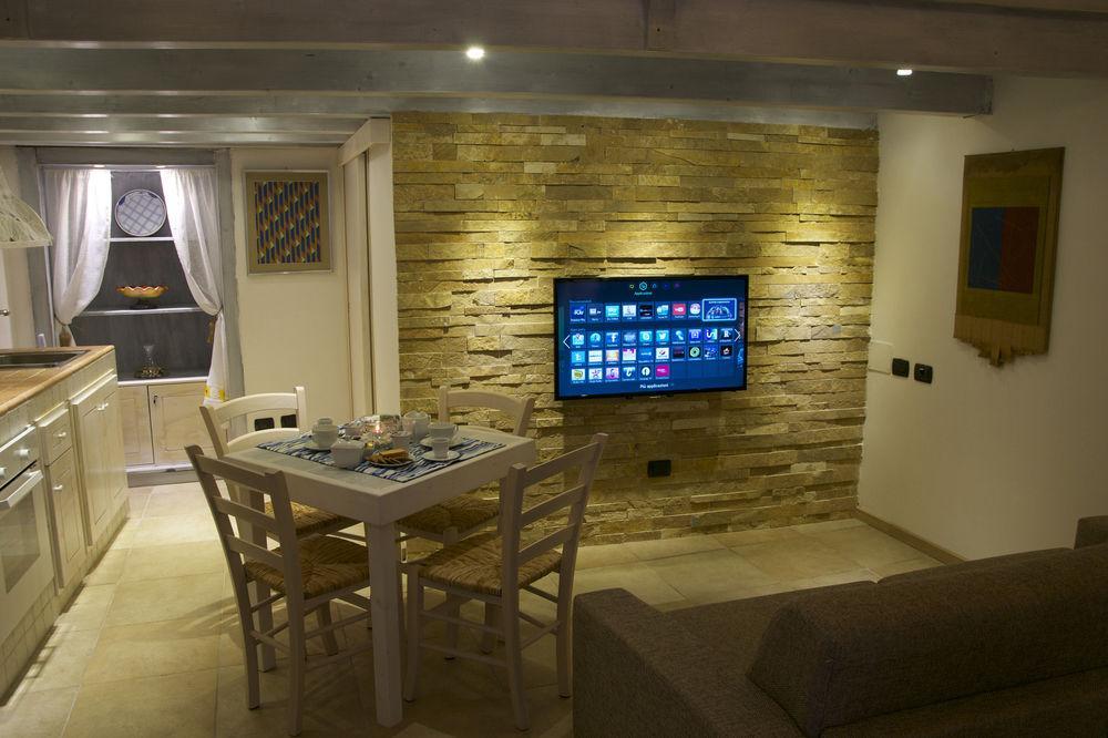 לצ'ה B&B Isola Dello Stampatore מראה חיצוני תמונה