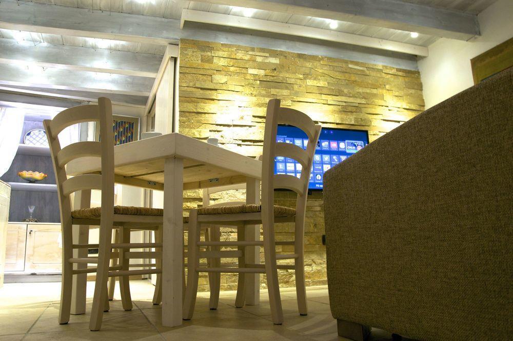 לצ'ה B&B Isola Dello Stampatore מראה חיצוני תמונה