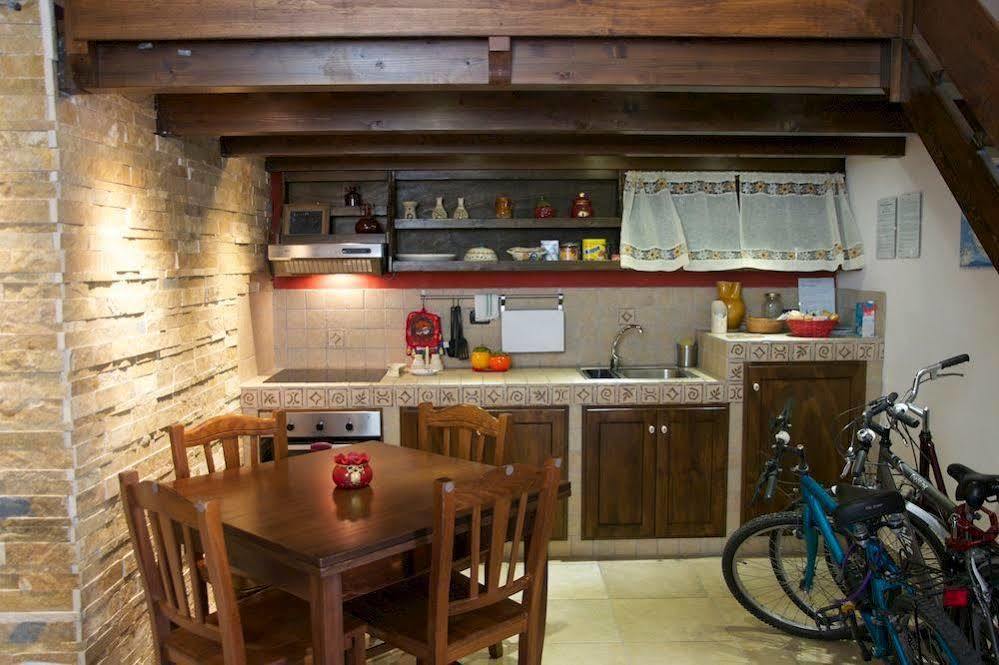 לצ'ה B&B Isola Dello Stampatore מראה חיצוני תמונה