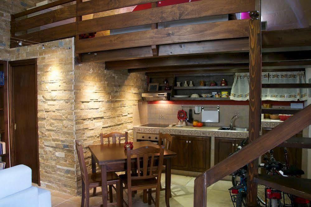 לצ'ה B&B Isola Dello Stampatore מראה חיצוני תמונה
